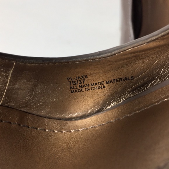 BCBG Pumps - Picture 4 of 5